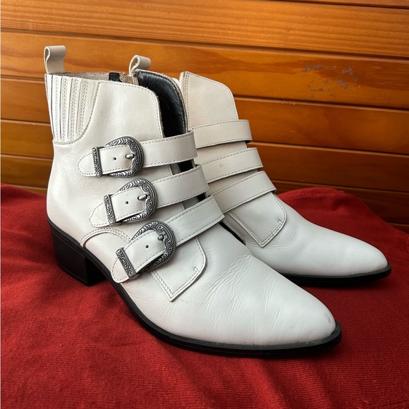 Steve Madden White Bark Leather Booties Sz 9 - Picture 1 of 12